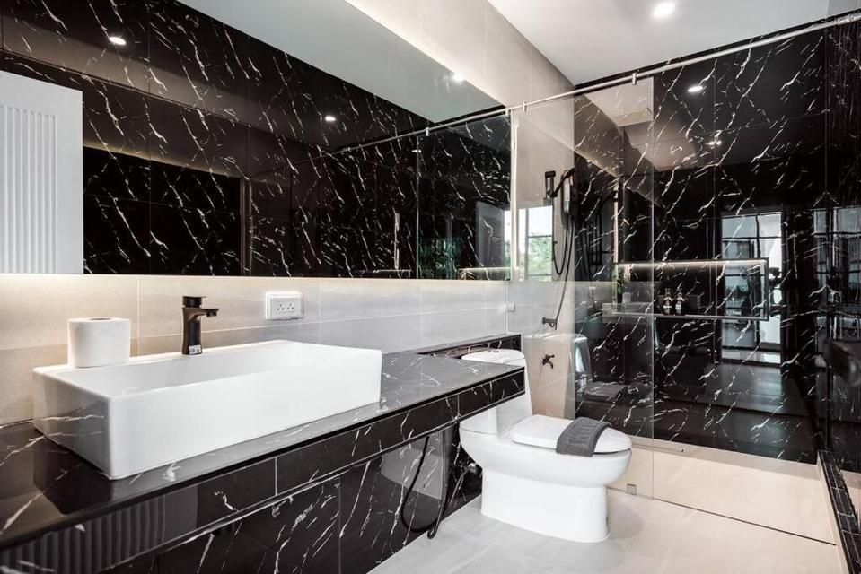 For rent pool villa style modern 2 storey beachfront Pattaya Najomtien  17