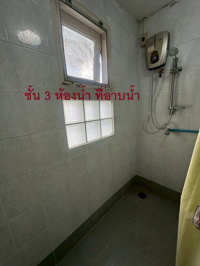 ทาวน์โฮม 3 ชั้น 32 ตรวจ. หมู่บ้าน ซี พี ปาร์คเลน ซอยนวลจันทร์ 12 4 ห้องนอน 3 ห้องนำ้ 2 ห้องโถงใหญ่ 6