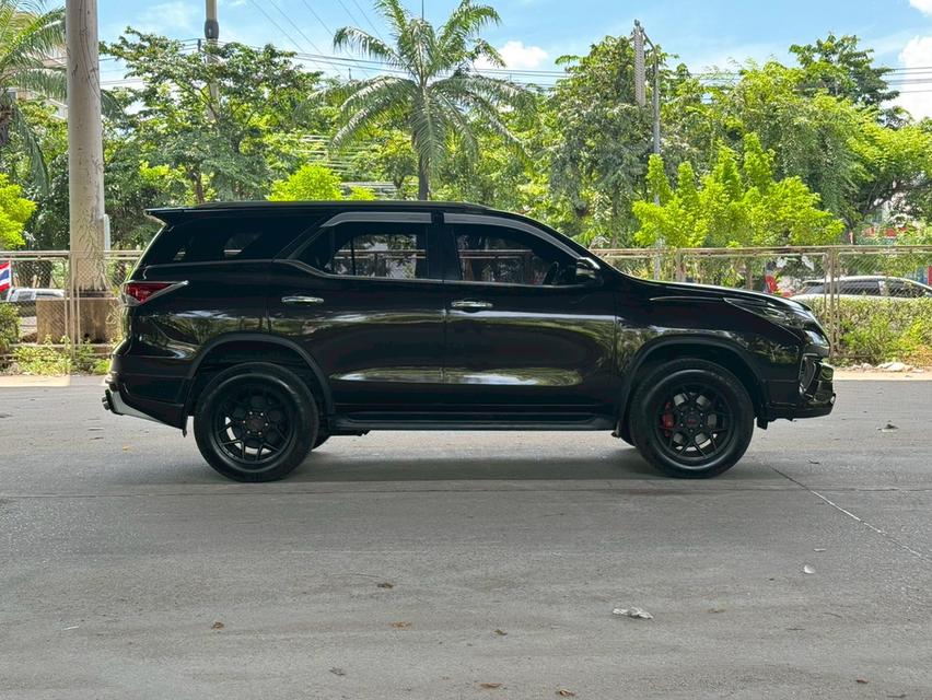 ขายรถ Toyota Fortuner 2.4 ปี 2016 สีน้ำตาล เกียร์ออโต้ 8