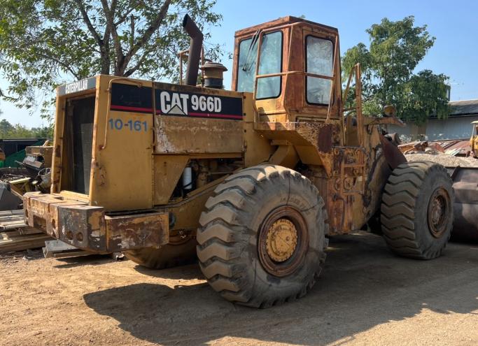 รถตักล้อยาง CAT 966  4