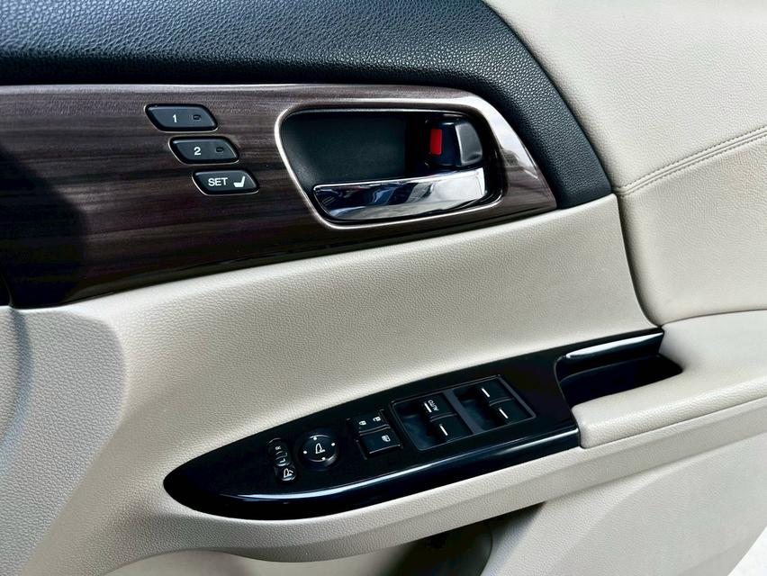 Accord 2.4 EL Navi ปี 2017 รถมือเดียวป้ายแดง ออกห้างป้ายแดง รูปที่ 17