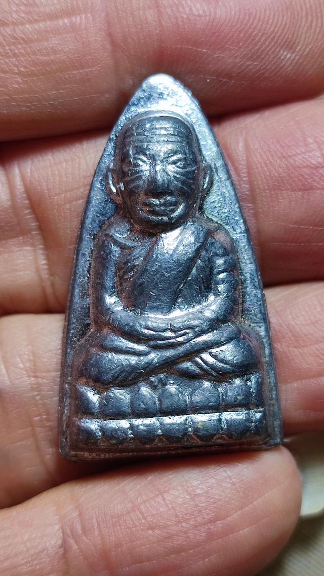 พระเก่า พระบ้าน นิยม หายาก