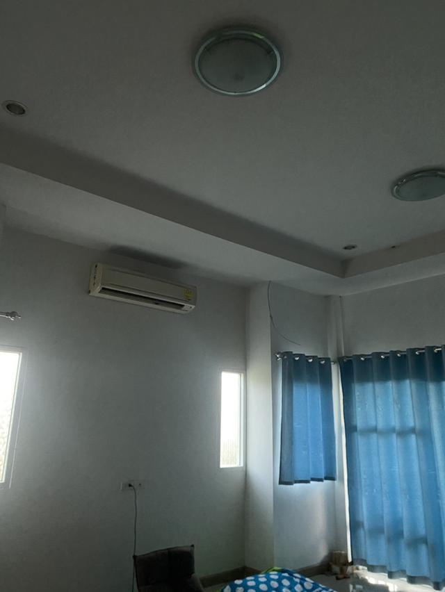 บ้านเดี่ยวในสนามกลอพ์ 16