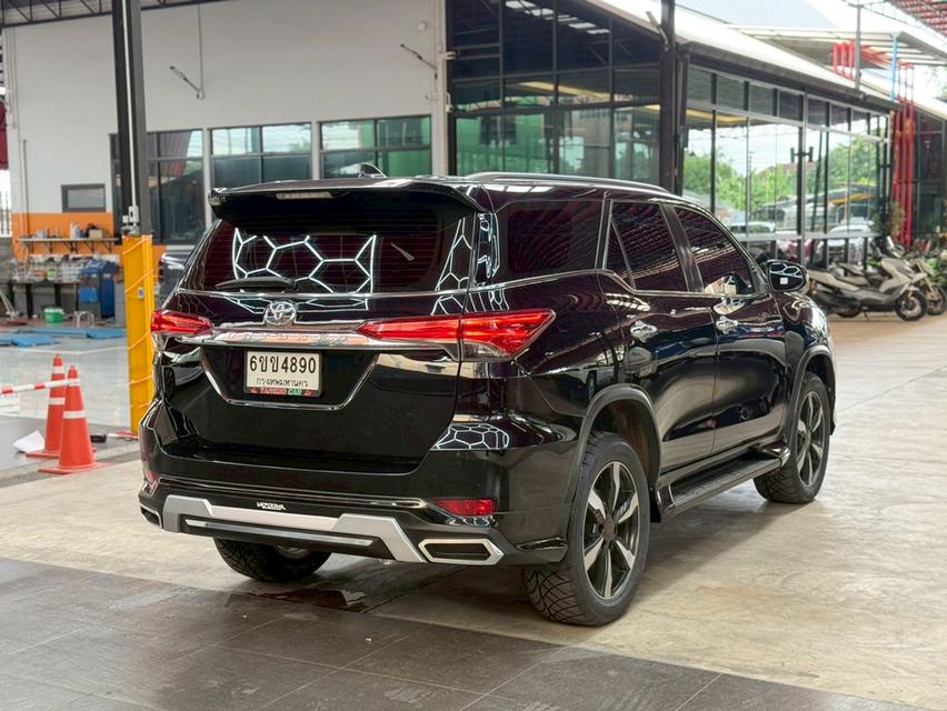 TOYOTA FORTUNER 2.4 V 2WD ปี2016 รถสายลุย  โคตรคุ้ม ไม่เคยชน พร้อมใช้งาน