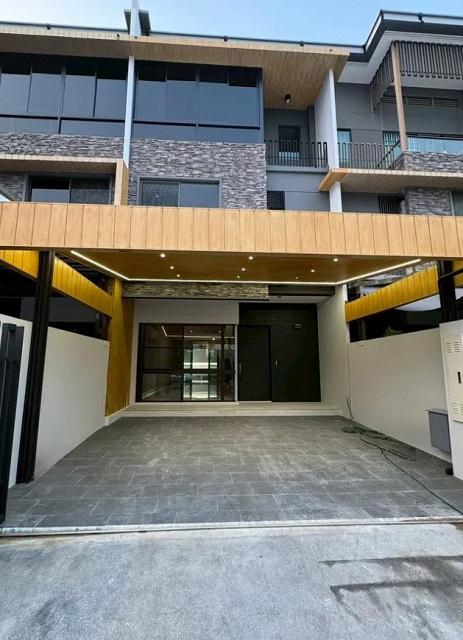 จัดเต็มเฟอร์ฯ MRT มัยลาภ เลียบด่วนเอกมัย ถูกสุดในโครงการ 3 นอน รามอินทรา เดอะวอล์ค เกษตร-นวมินทร์ 800 ม. ให้เช่าทาวน์โฮม 1