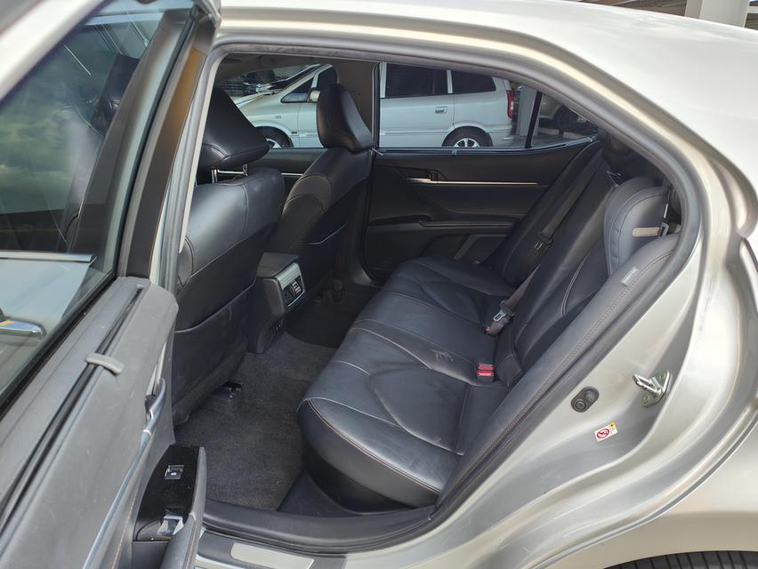 Toyota Camry 2.5 Hybrid Premium AT  10