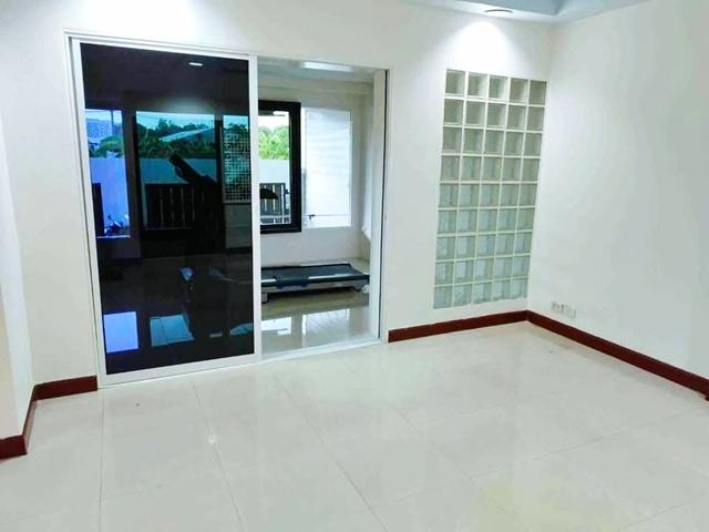 รร.นานาชาติคินเคด 2 2.0 กม.4 นอน MRTศรีนครินทร์ 38 900ม. ให้เช่าทาวน์โฮม 3 ชั้น พร้อม3แอร์ 24 ตร.วา. 304 ตร.ม. 3