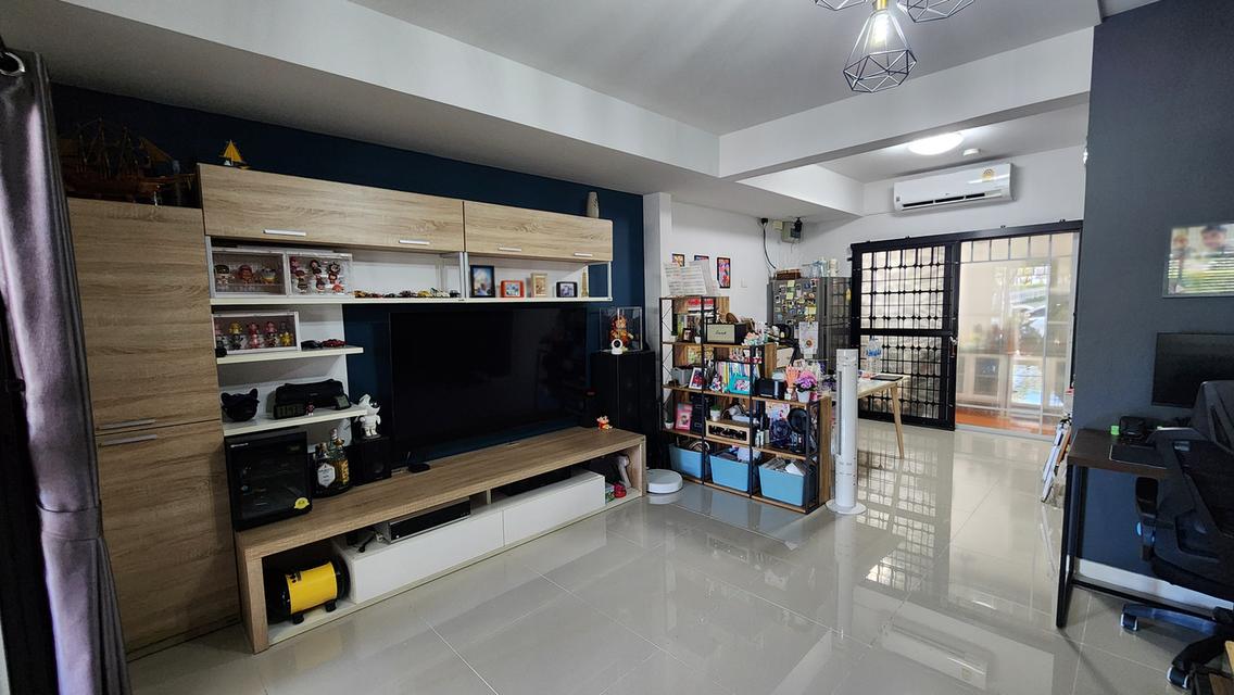 บ้านทาวโฮม 2 ชั้น หมู่บ้านอินดี้ 3 ประชาอถทิศ 90 4