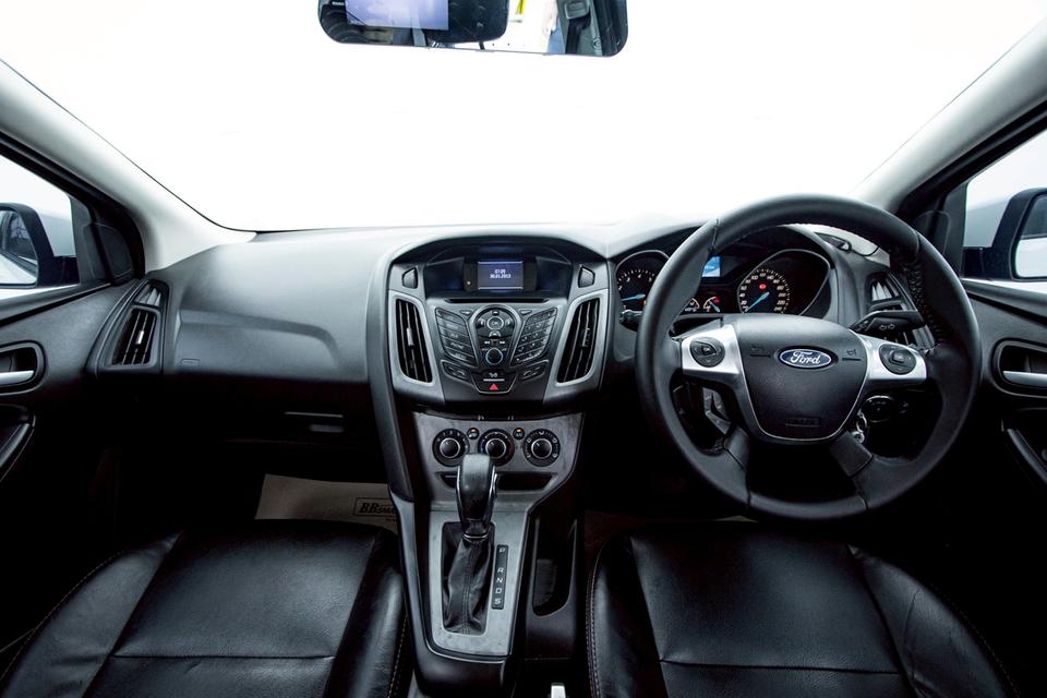 FORD FOCUS 1.6 TREND SPORT 2013  4
