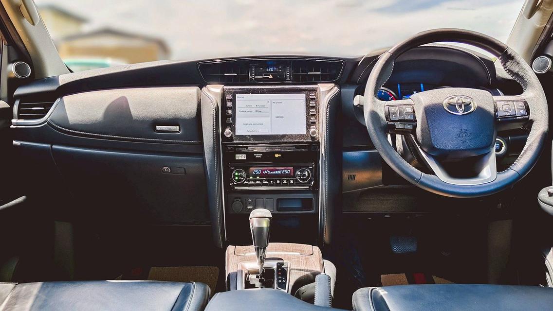 Toyota Fortuner 2.4Leader ปี23 รูปที่ 9