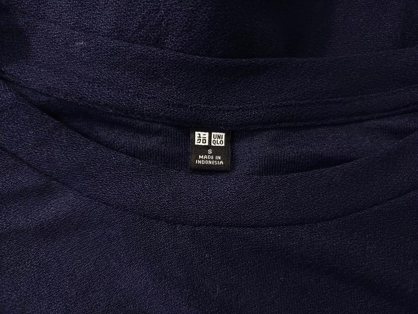 USED Uniqlo - Sheer Navy Blue T-Shirt | เสื้อยืดสีกรมท่า น้ำเงิน เสื้อโอเวอร์ไซส์ ซีทรู แขนสั้น คอกลม สีพื้น แท้ มือสอง