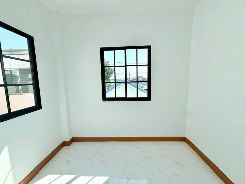 🔥 ฟรีโอน! ได้บ้าน 3 นอน #มีห้องนอนชั้นล่าง อยู่หนองจอกแบบนี้ คุ้มเกินราคา! 9