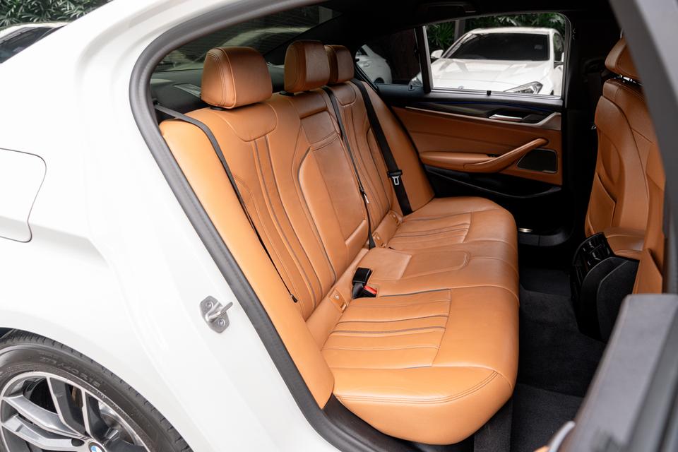 BMW 520d M Sport ปี 2022 [𝐍𝐄𝐖] 𝐁𝐌𝐖 𝟓𝟐𝟎𝐝 เข้าใหม่วันนี้ ✨สวยปิ๊งเต็ม 10 พร้อม 𝐁𝐒𝐈 & 𝐖𝐚𝐫𝐫𝐚𝐧𝐭𝐲 ศูนย์ค่าา 6