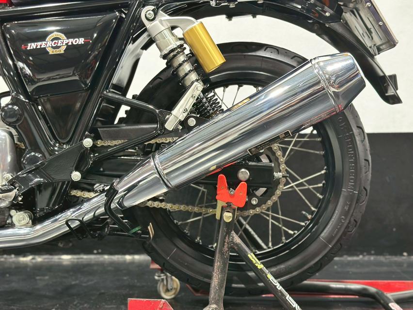 Royal Enfield INTERCEPTOR 650 BLACK 19