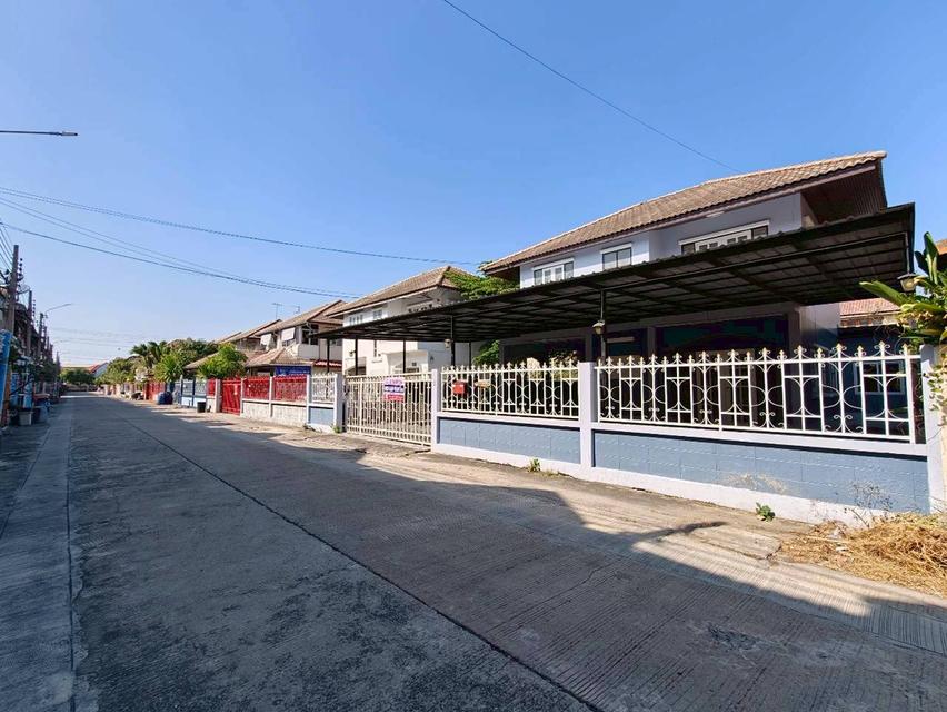 หมู่บ้านบัวทองธานีพาร์ค ซอย 6 ถนนกาญจนาภิเษก ต.บางบัวทอง อ.บางบัวทอง จ.นนทบุรี 2