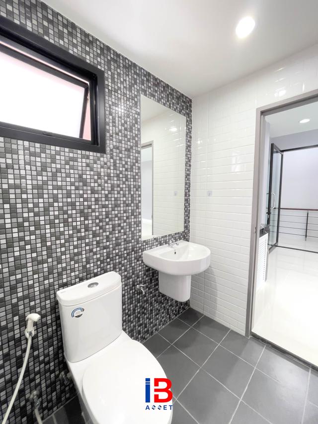 ขายและให้เช่าโฮมออฟฟิศ Warehouse ไชน่าทาวน์ ศาลายา โฮมออฟฟิศ 3 ชั้น + โกดัง 9