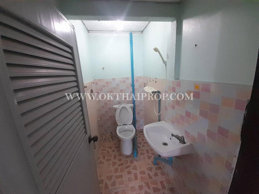 ทาวน์เฮ้าส์ 2 ชั้น หมู่บ้านลานทอง ติวานนท์-ปากเกร็ด นนทบุรี 13