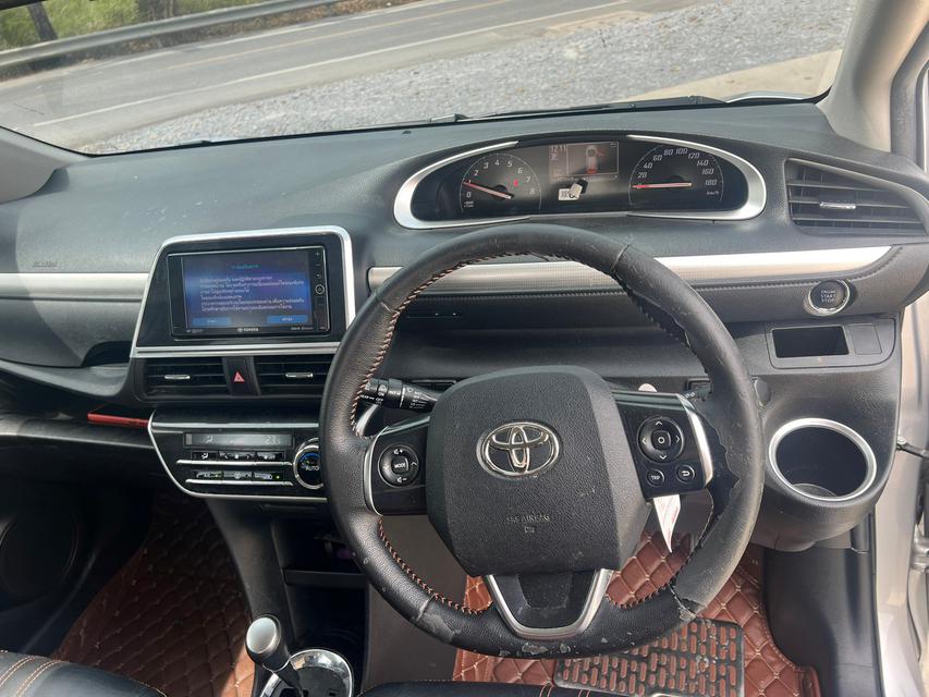 2017 TOYOTA SIENTA 1.5V 3