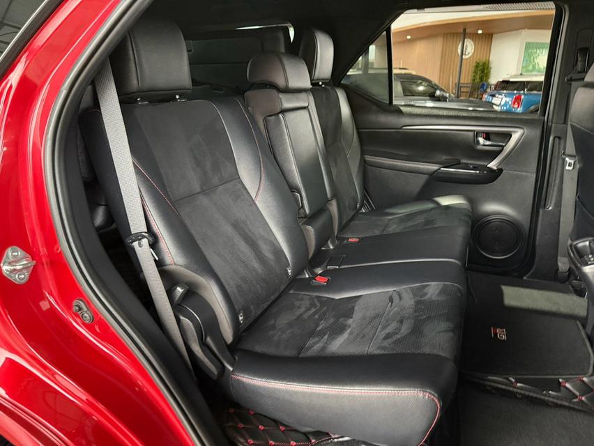 ปี 2022 TOYOTA FORTUNER, 2.8 GR SPORT BLACKTOP 4WD รูปที่ 9