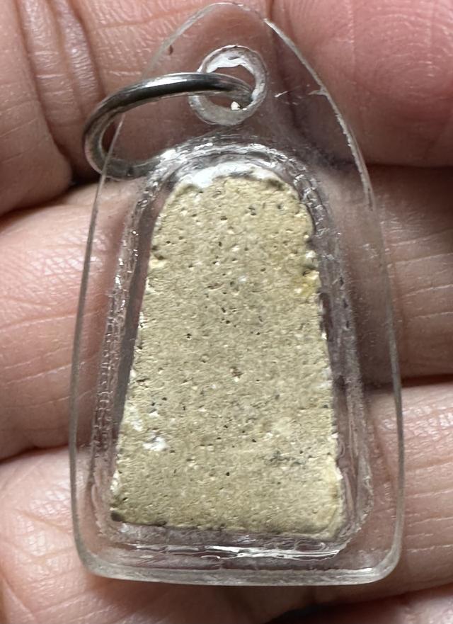 ล.ป.ทวด เนื้อขาว เลี่ยมเดิม ไพอมีอายุความเก่าม่ทราบที่ 7