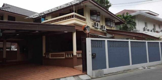 ให้เช่าบ้านเดี่ยว 2 ชั้น 80 ตร.ว. ซอย 20 มิถุนา เขตห้วยขวาง ใกล้ MRT สุทธิสาร 1