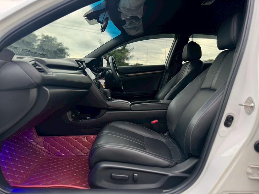 HONDA CIVIC FK  1.5 TURBO  สีขาว  ปี 2019 16