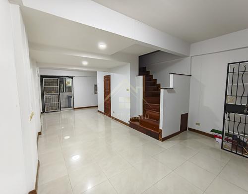 ทาวน์เฮ้าส์ 2 ชั้น หมู่บ้าน ศุภาลัยวิลล์ รัตนาธิเบศร์ 18 ใกล้รถไฟฟ้า 2