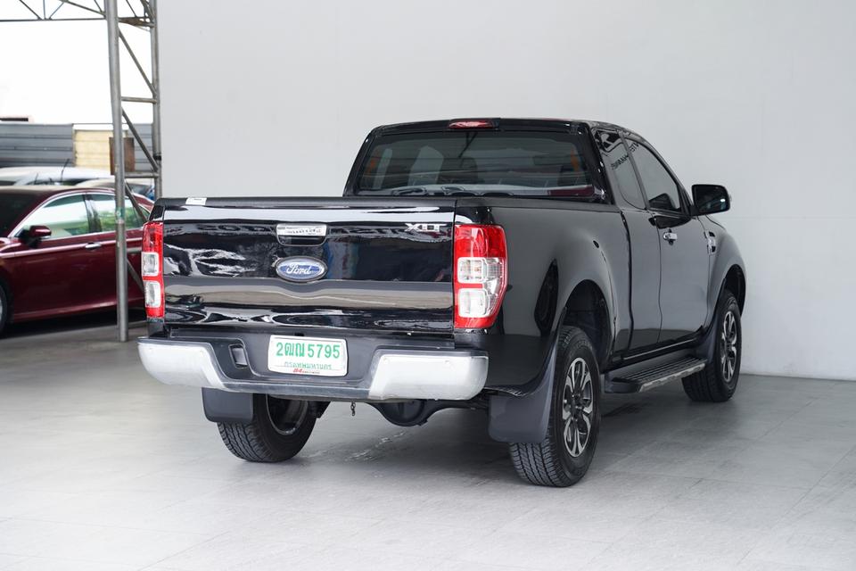 FORD RANGER 2.2 XLT MT ปี2018 สีดำ 2