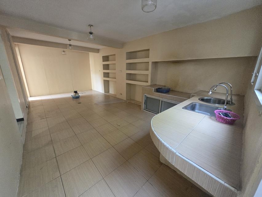 ให้เช่าบ้านสองชั้นที่จอดรถกว้าง ทําเลดี สาทรหลังโรงพยาบาลเซนต์หลุยส์ 9