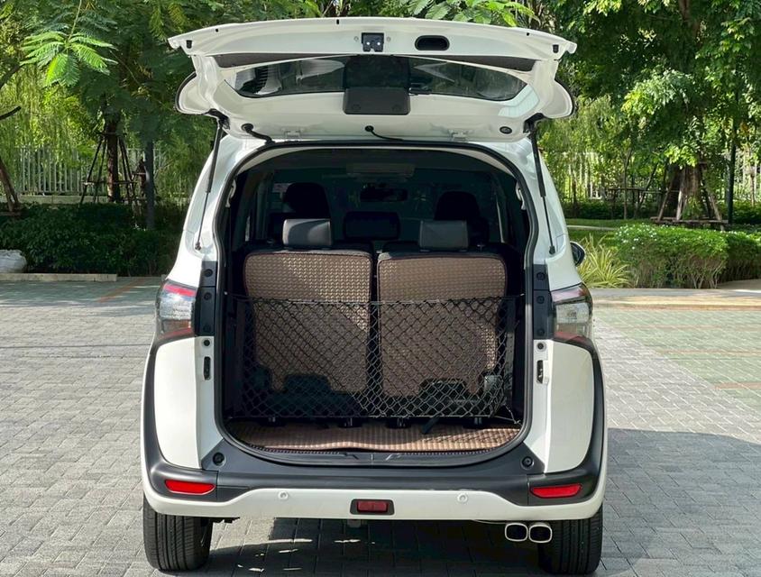 Toyota Sienta 2019  7
