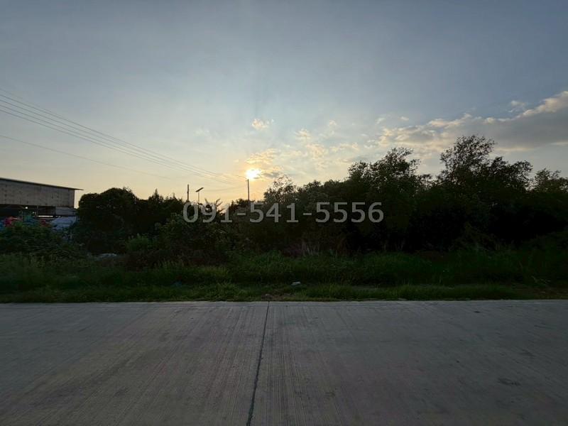 ขายที่ดินประชาอุทิศ 90 ซอยยิ้มแย้ม ขนาดที่ดิน 3 ไร่ รูปแปลงสวย ใกล้สี่เหลี่ยม ติดถนน 3 ด้าน ผังเมืองสีเหลือง 1