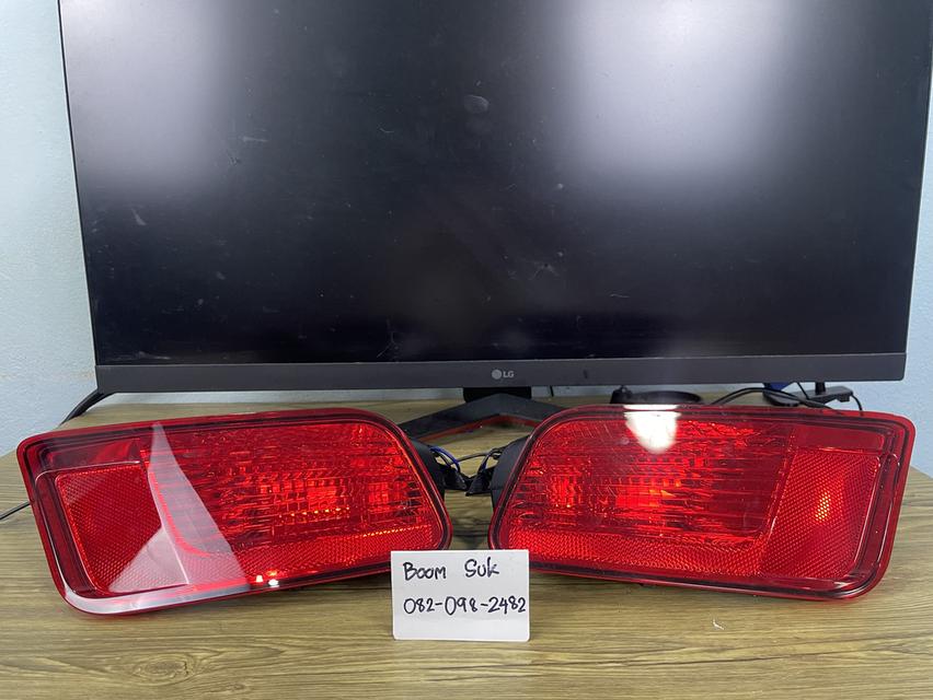 ไฟทับทิมกันชนท้ายล่าง Ford Everest แท้ติดรถ