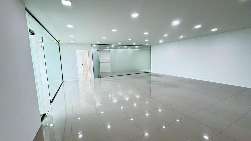 Office for Rent มีหลายแบบหลายขนาด 100-300 ตร.ม. เริ่มต้น 250 บาท/ตร.ม. จดทะเบียนบริษัทได้ ย่านพระราม 3 5