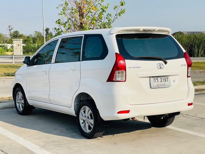 TOYOTA AVANZA 1.5  เกียร์ธรรมดา 4