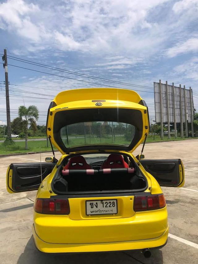 Toyota Celica สีเหลือง ปี 1995 11