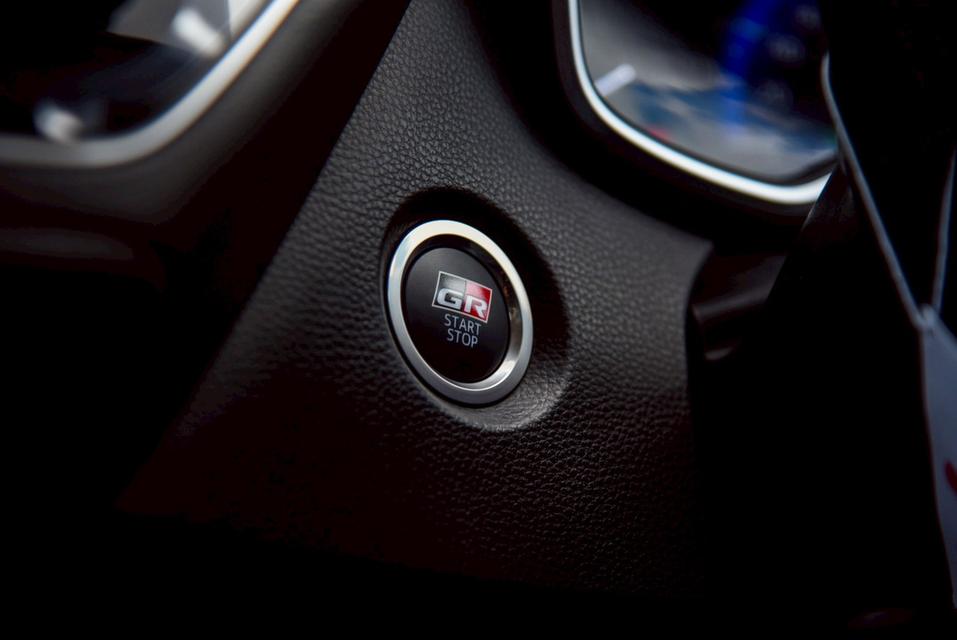 TOYOTA Corolla Altis 1.8 Hybrid GR Sport AT 2022 ไมล์ 41,xxx km.  16