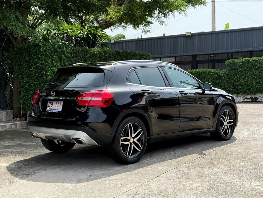 2016 BENZ GLA 200 รถมือเดียวออกป้ายแดง วิ่งน้อยเพียง 80,000 กม รถเข้าศูนย์ตรงระยะ ไม่มีอุบัติเหตุครับ