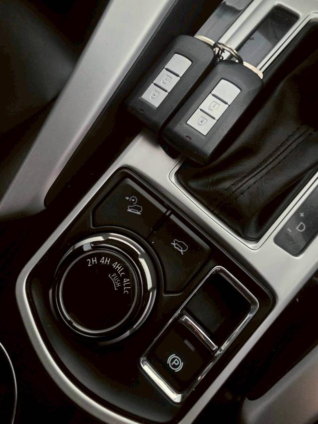 Mitsubishi Pajero Sport 2.5 GT Premium 4WD ปี 2015 สีน้ำตาล รูปที่ 13