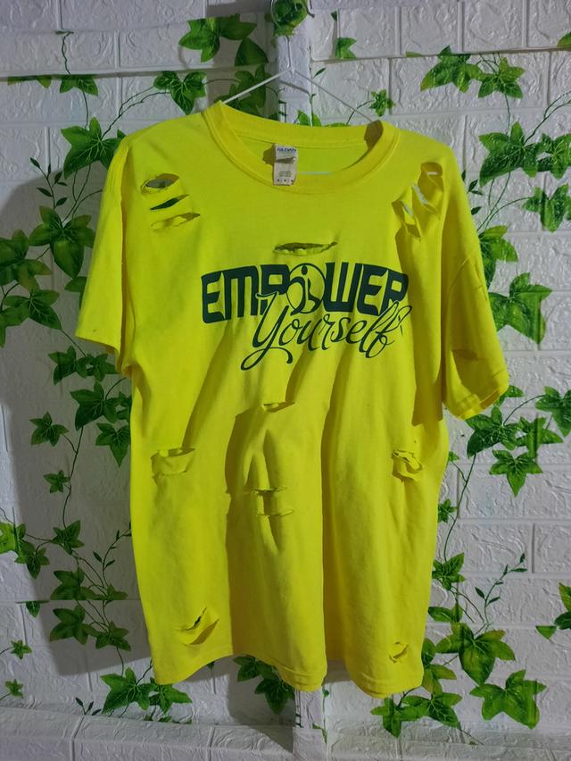 ปล่อยต่อเสื้อผ้ามือสอง