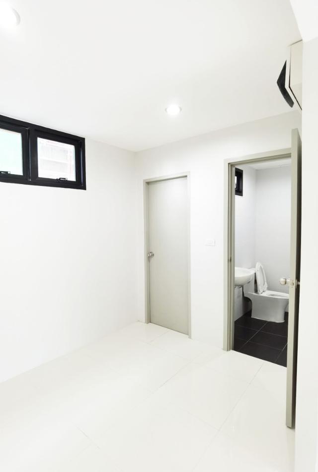 ทาวน์โฮมออฟฟิศ 3.5ชั้น 5