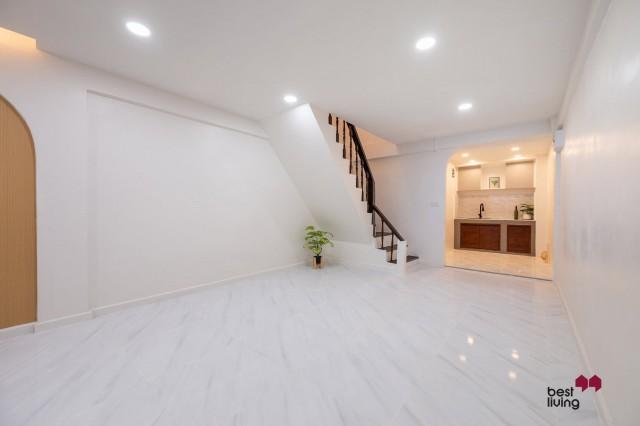 ขายทาวน์เฮาส์ 2 ชั้น รีโนเวท พร้อมอยู่ 14 ตร.ว ประชาราษฏร์บำเพ็ญ9 ใจกลางรัชดา–ห้วยขวาง ใกล้ MRT ห้วยขวาง กรุงเทพฯ 5