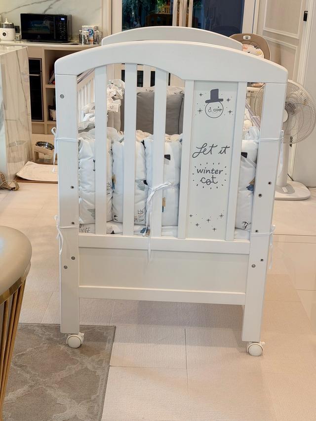 เตียงนอนเด็ก camera