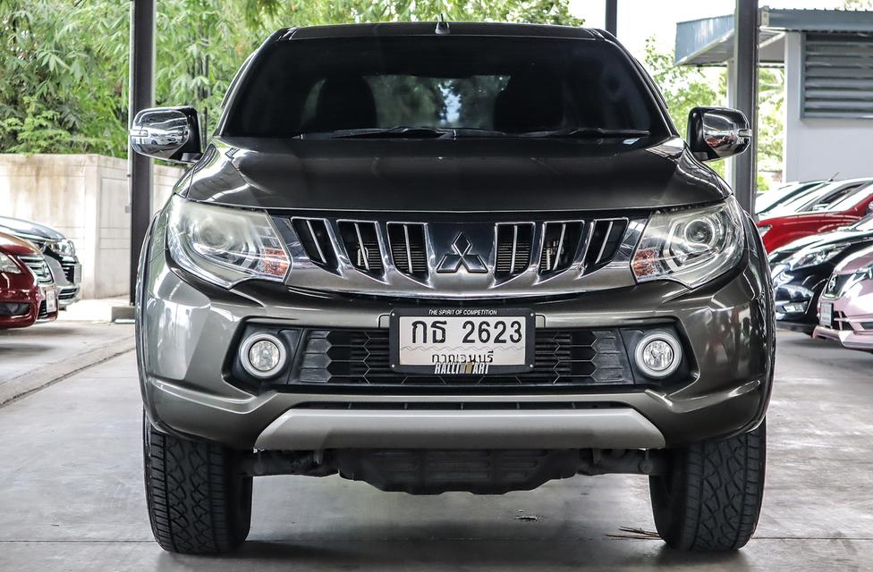 ขาย MITSUBISHI TRITON 2.4 PLUS DOUBLE CAB เกียร์ธรรมดา