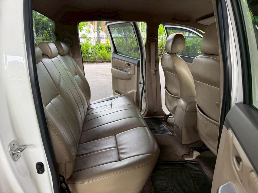 ขายรถ Toyota Vigo Champ 2.5E Double Cab ปี 2013 สีขาว เกียร์ออโต้ 12