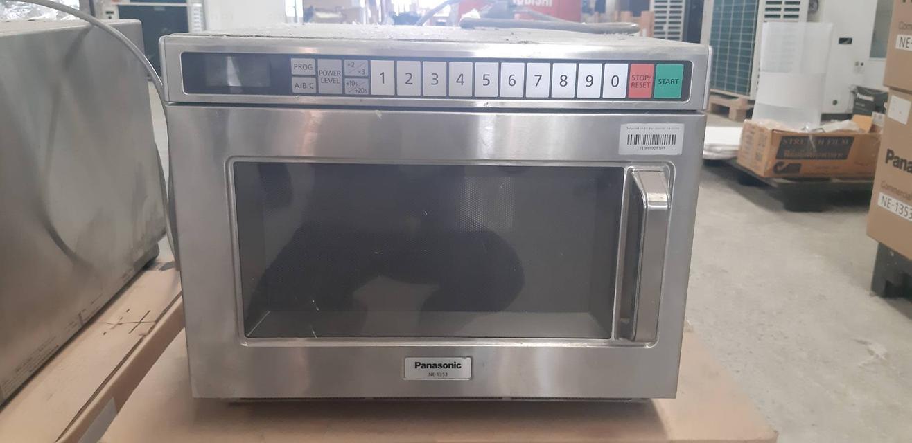 เตาไมโครเวฟมือสอง พานาโซนิค NE-1353 เชิงพาณิชย์ ความจุ 17 ลิตร 1,300 w.