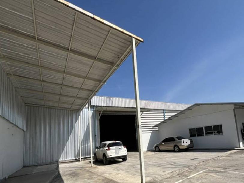 ให้เช่าโกดังขนาดใหญ่ ริมถนนซอยพระยาสุเรนทร์ รามอินทรา 109 / พื้นที่โกดัง 1744 ตารางเมตร / จอดรถจำนวนมาก 6