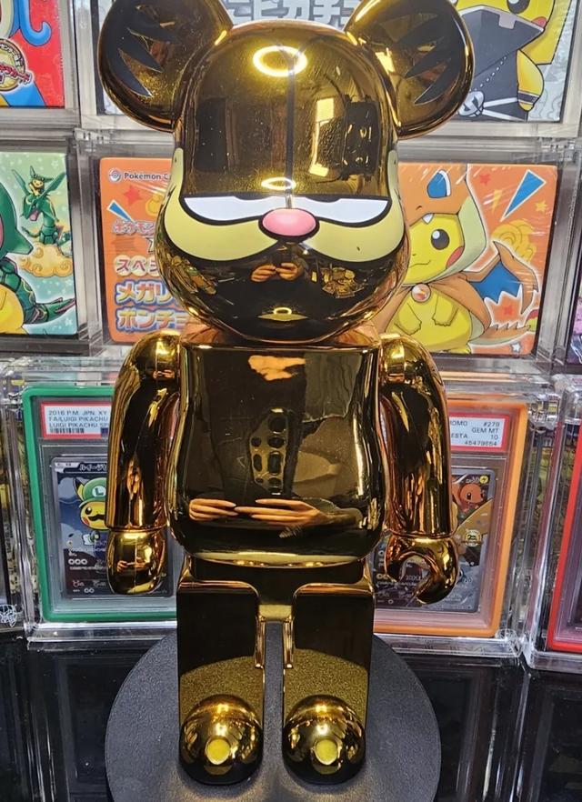 Garfield - Gold Chrome Bearbrick 400%