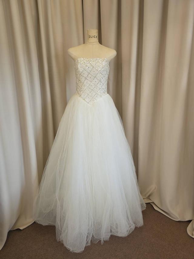 ชุดเจ้าสาว เดรสยาว มือสอง