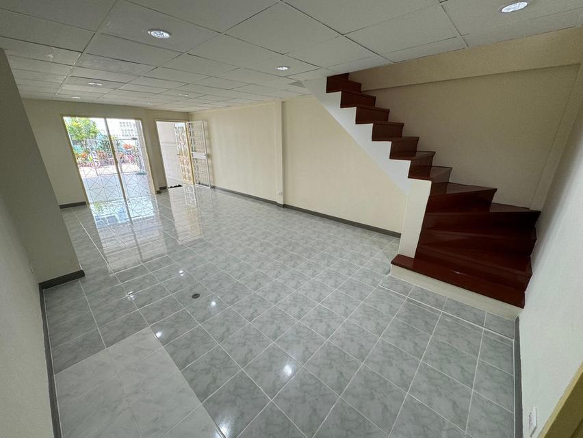 บ้านทาวเฮาส์ ซอยนวลจันทร์ 13 7