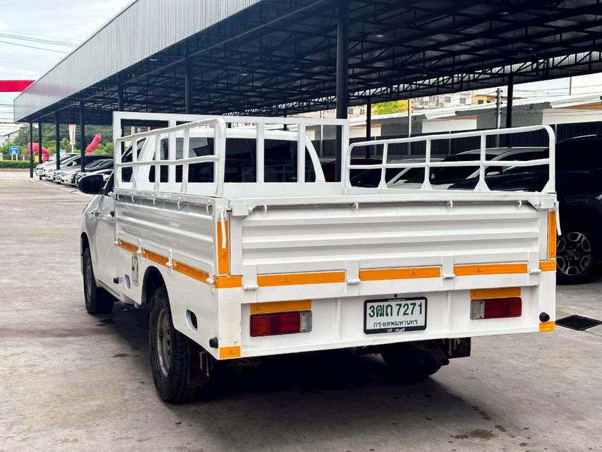 ขายรถ Toyota Hilux Revo 2.4 Single Cab Entry Pickup ปี 2022 สีขาว เกียร์ธรรมดา รูปที่ 6